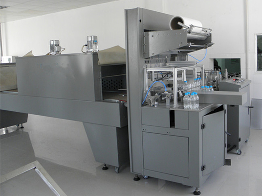 Impacchettatrici automatizzate del film di strizzacervelli per l'iso del CE d'imballaggio della macchina dell'involucro degli strizzacervelli della pianta dell'acqua